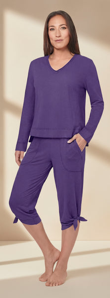 V-Neck Trimmed Long Sleeve